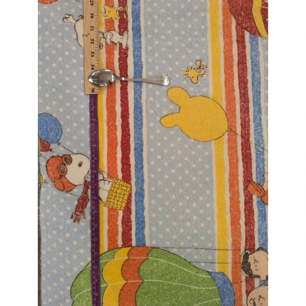 VTG Peanuts  Snoopy Charlie Brown 70s Twin Bed Blanket‎ w/ Hot Air Balloons READ